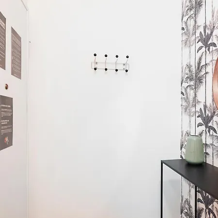 Gorgeous Flat In The Design District Lägenhet